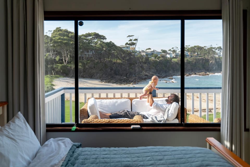 Bed, Day, People, Natural landscape, View (from property/room), Balcony/Terrace, Balcony/Terrace, Bedroom, Guests, Sea view