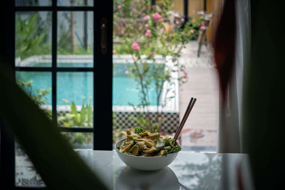 Garden, Food and drinks, Dining area, Food, Garden view, Pool view, Swimming pool, Lunch, Dinner, Drinks
