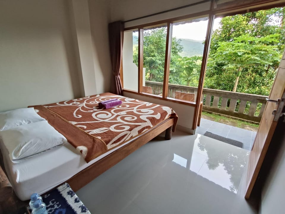 Bed, Natural landscape, View (from property/room), Balcony/Terrace, Bedroom, Mountain view