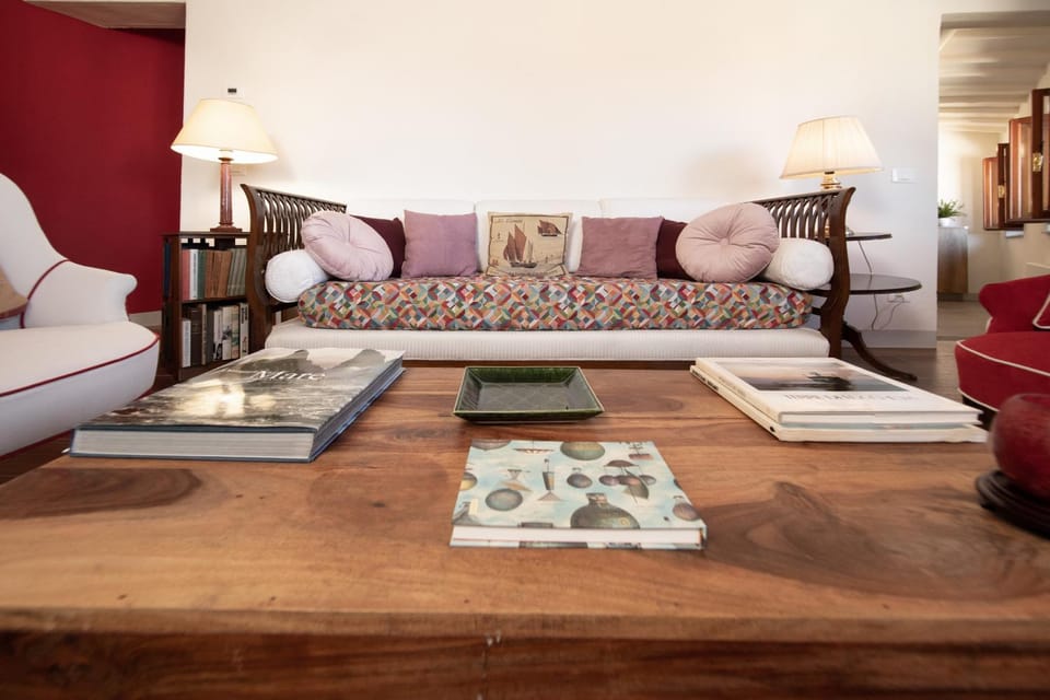 Communal lounge/ TV room, Living room