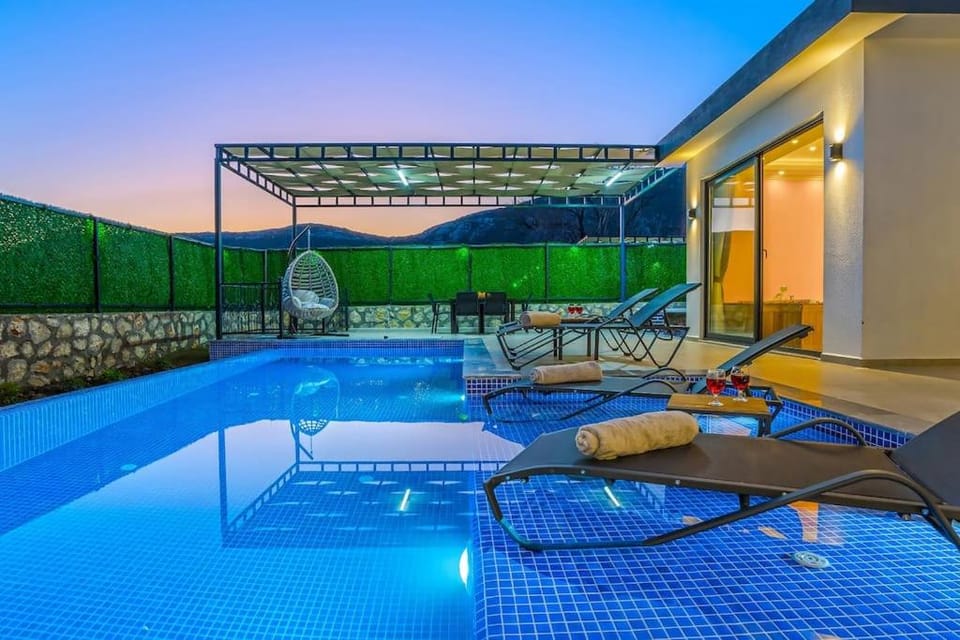 Patio, Natural landscape, Balcony/Terrace, Pool view, Swimming pool, sunbed