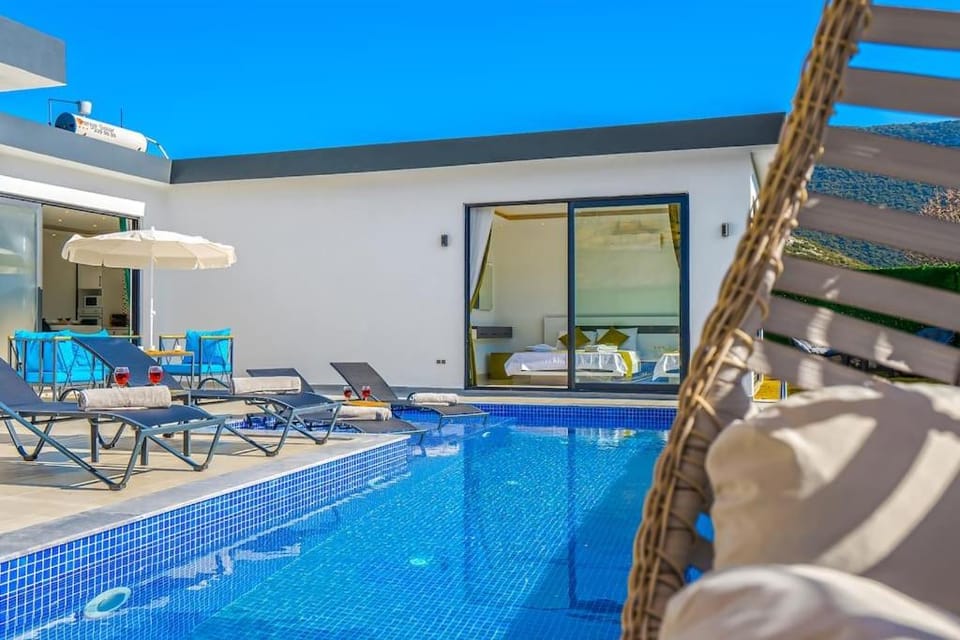 Patio, Day, View (from property/room), Balcony/Terrace, Pool view, Swimming pool, sunbed