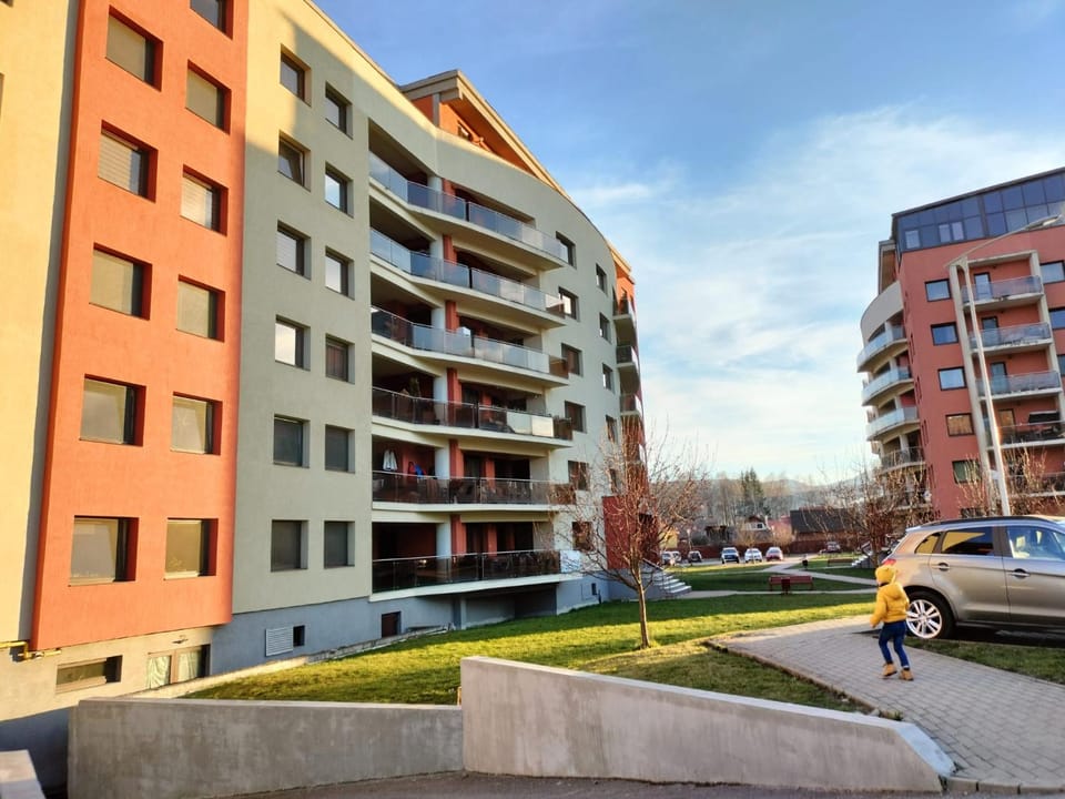 Property building, Street view