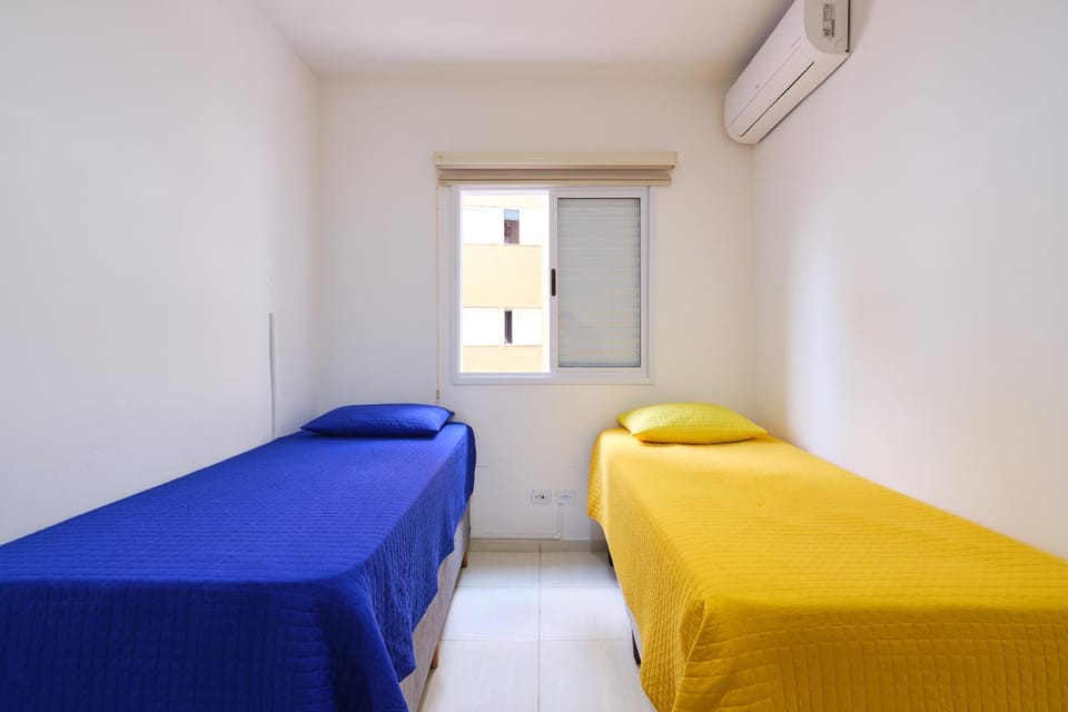 Bed, Photo of the whole room, Bedroom, air conditioner