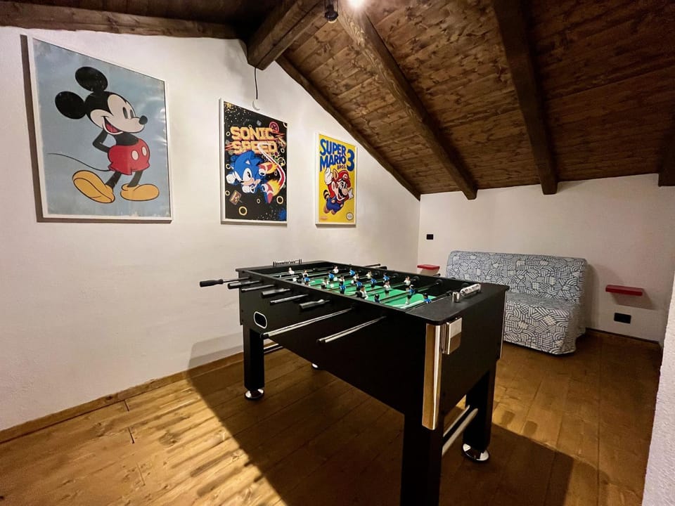 Billiard, Game Room