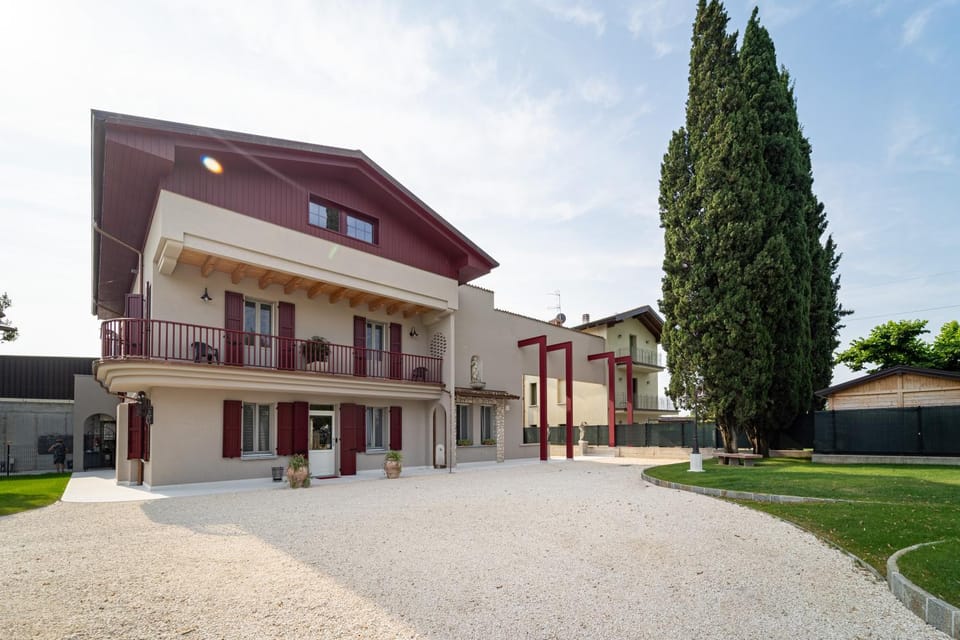 Property building, Day, Garden, Garden view