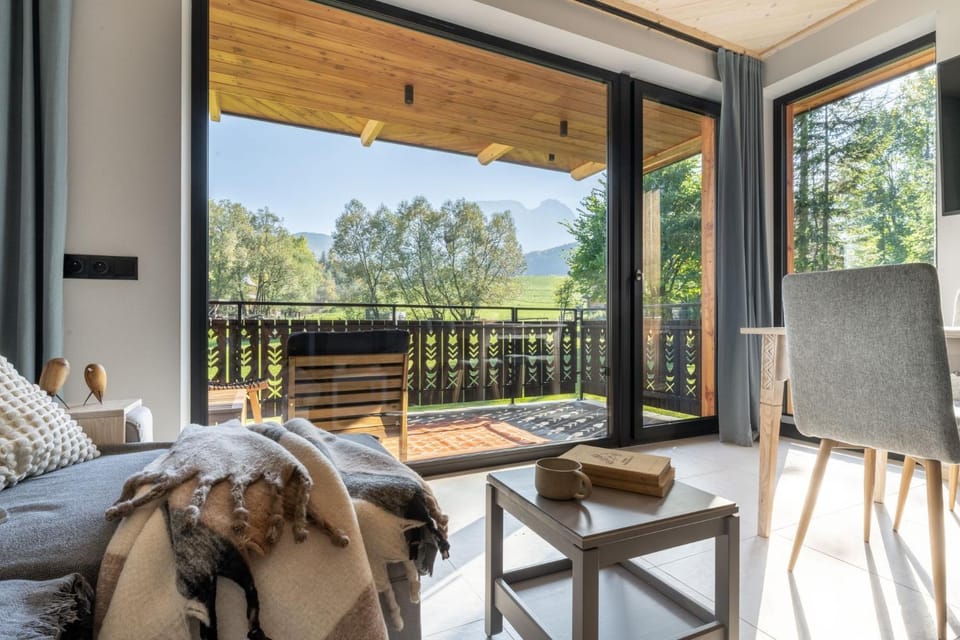 Day, View (from property/room), Balcony/Terrace, Living room, Seating area, Dining area