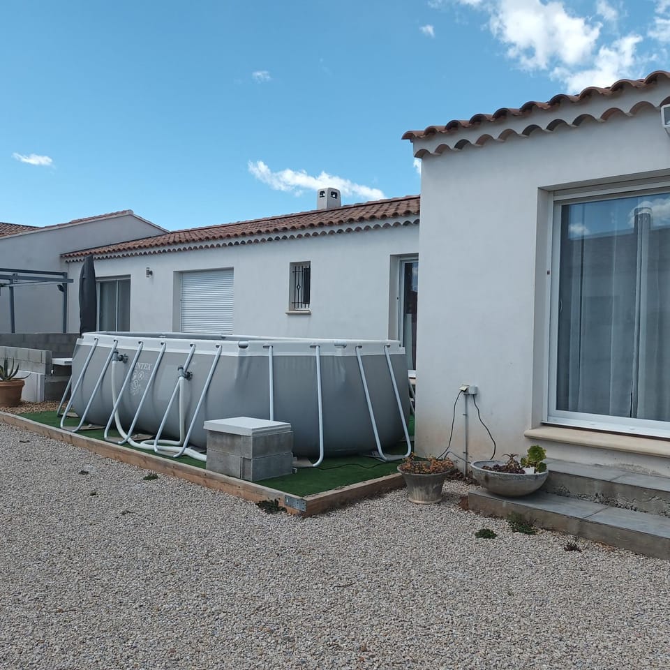 Property building, Garden, Garden view, Swimming pool