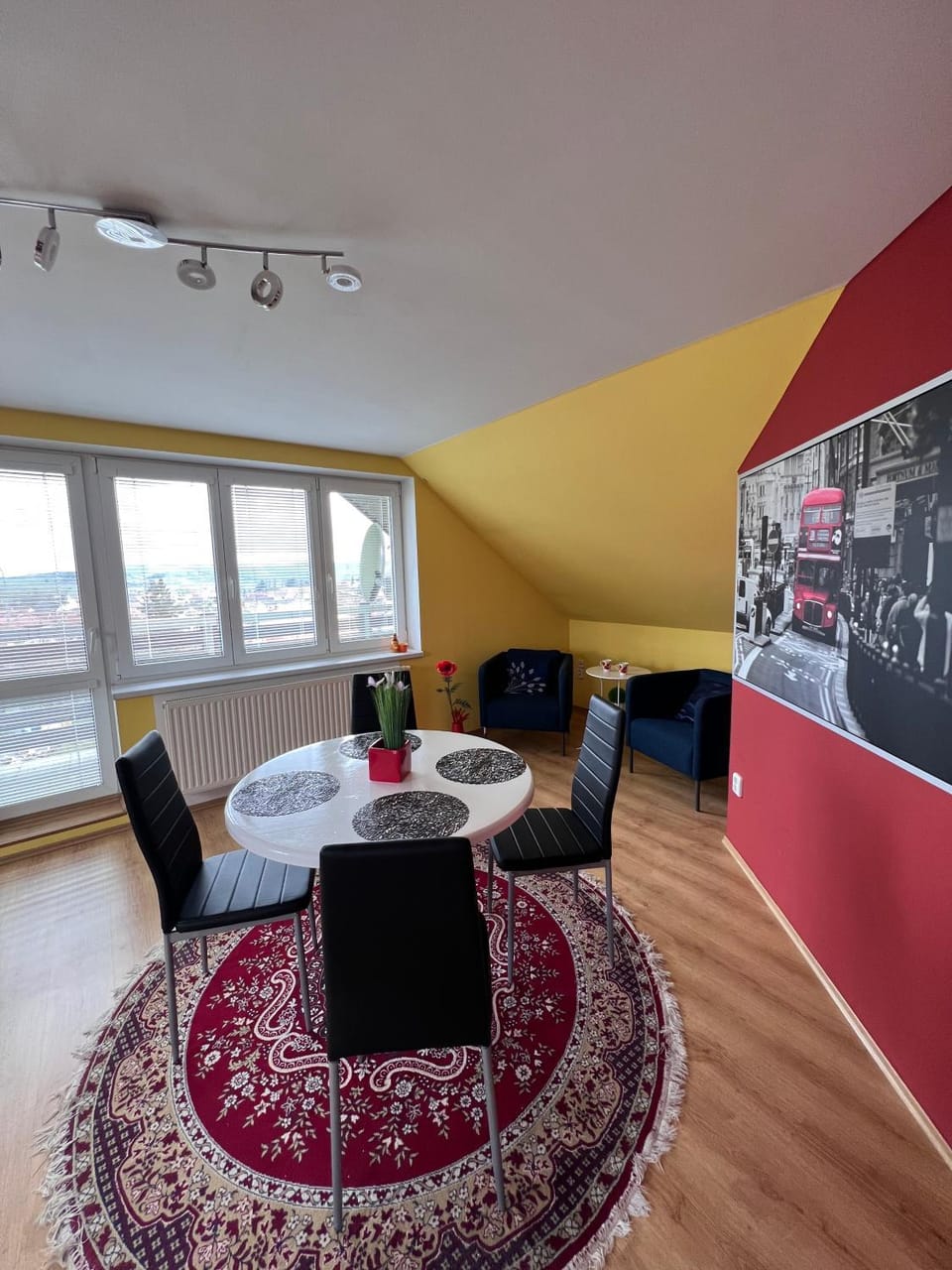 Living room, Seating area, Dining area