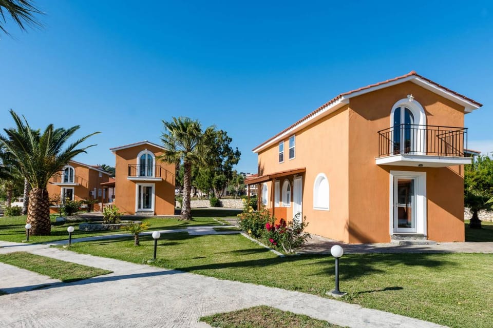 Property building, Day, Garden, Garden view