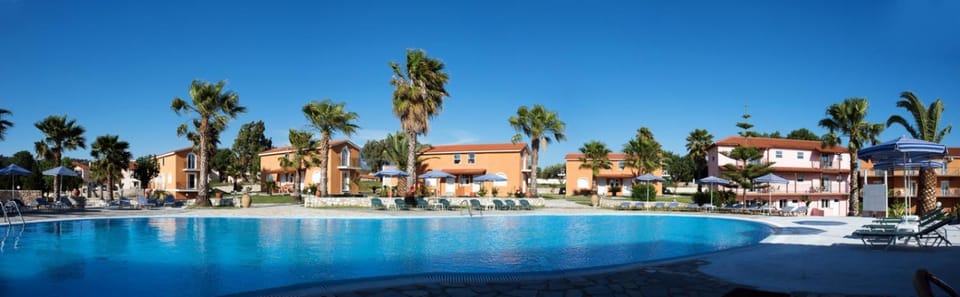 Property building, Day, Pool view, Swimming pool