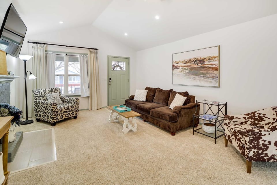 Tulsa Vacation Home ~ 3 Mi to Downtown House in Tulsa