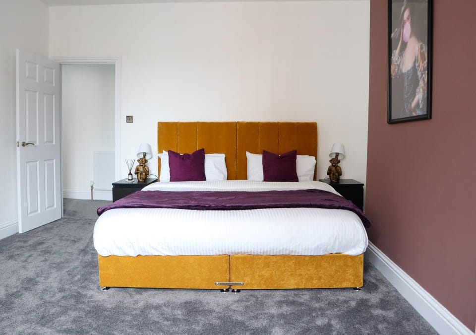 Bed, Bedroom