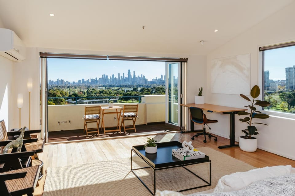 View (from property/room), Living room, Seating area, City view