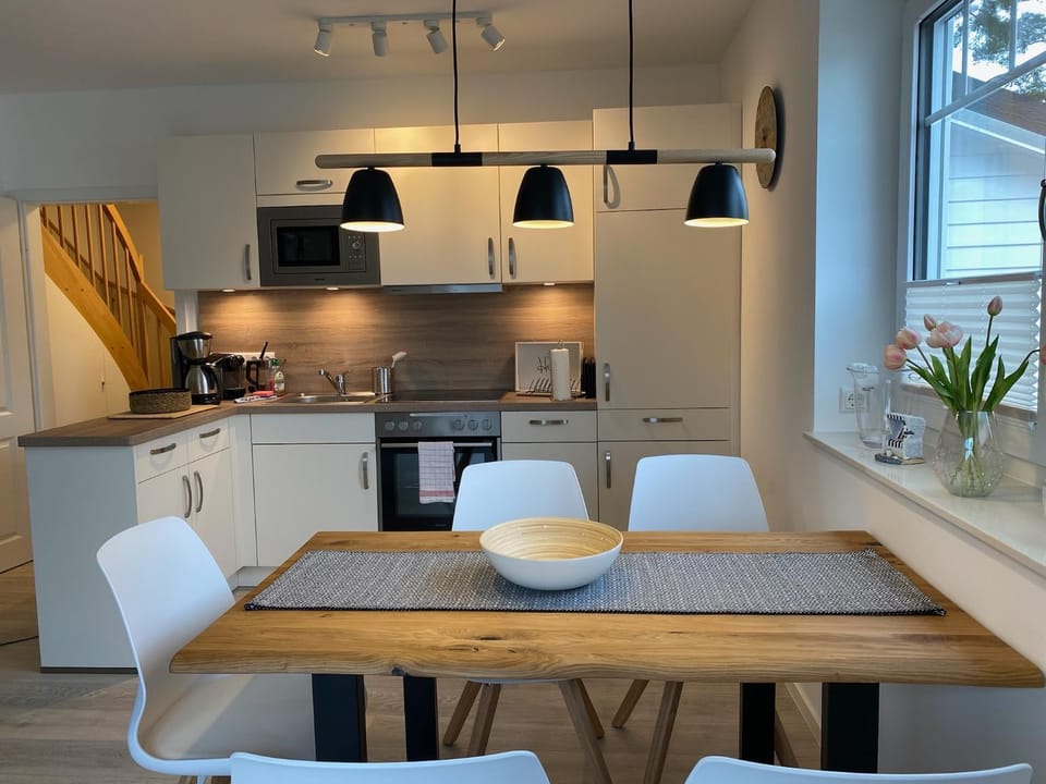 Kitchen or kitchenette, Dining area, dishwasher, minibar, pet friendly, stove