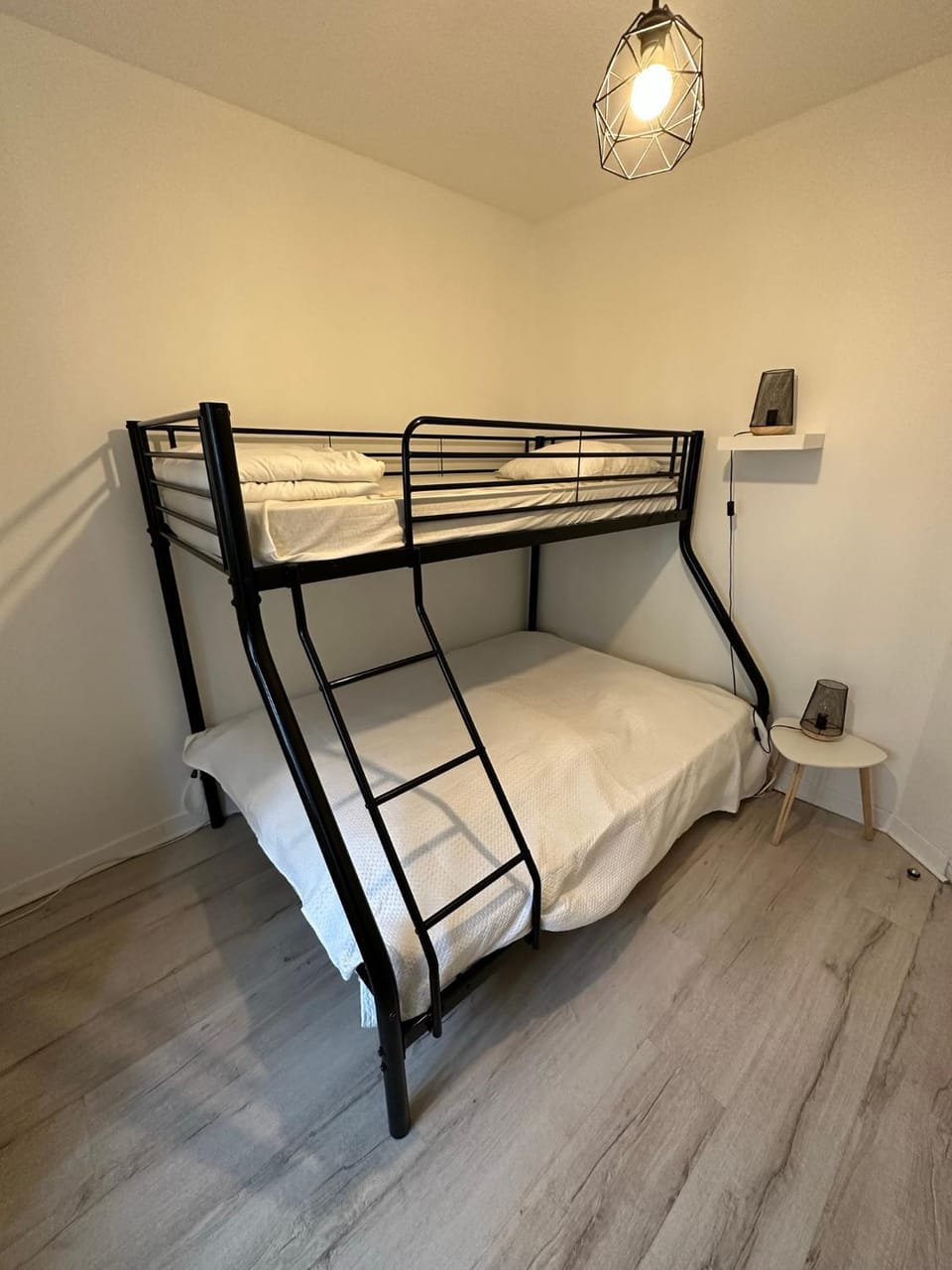 Bed, Photo of the whole room, Bedroom, bunk bed