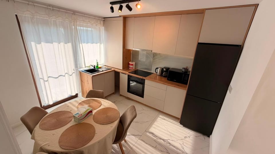 Kitchen or kitchenette, oven, stove