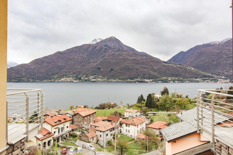 Nearby landmark, Day, Natural landscape, Lake view, Mountain view