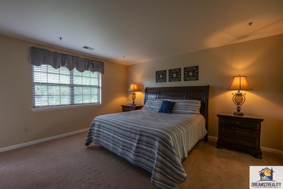2BR Condo - 2 Pools - Close to the Strip - Stairs Required - FREE TICKETS INCLUDED - FHA-27 House in Branson