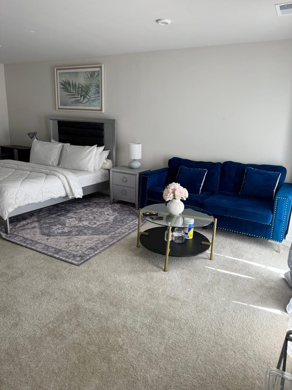 Bed, Living room, Seating area