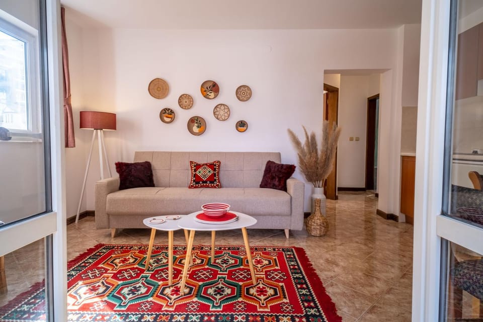 Living room, Photo of the whole room, Seating area