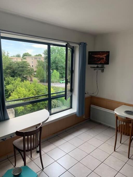 Studio Bourran + parking Apartment in Occitanie