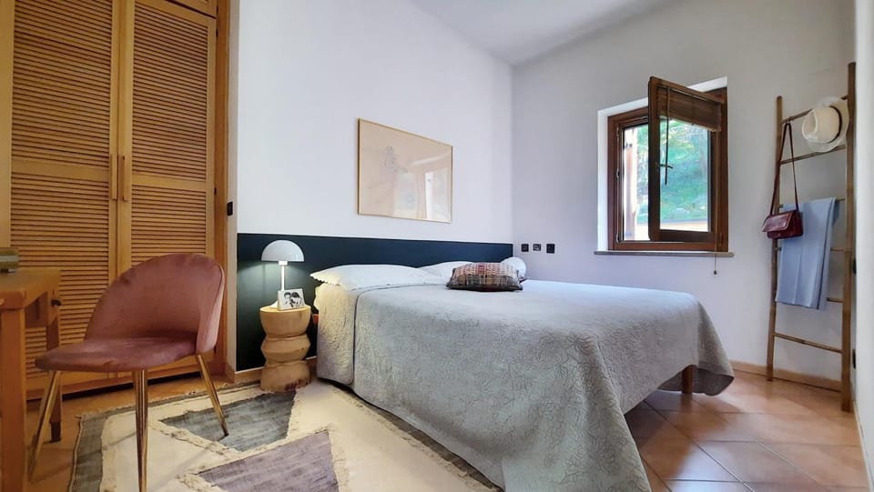 Bed, Photo of the whole room, Bedroom, wardrobe