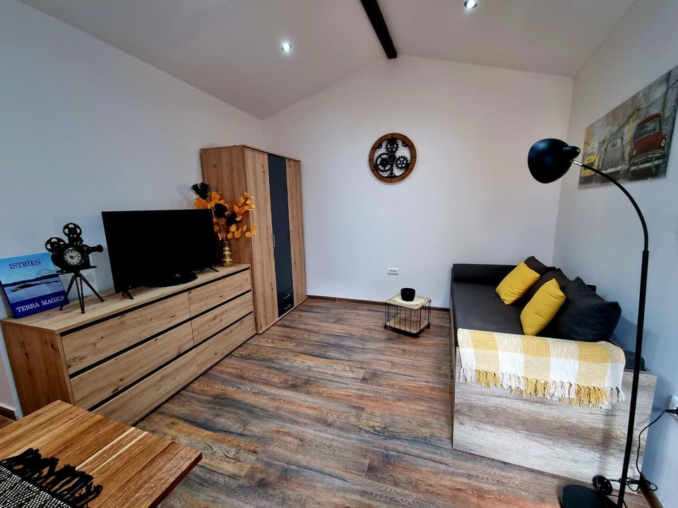 Retro chic studio Pula Apartment in Pula