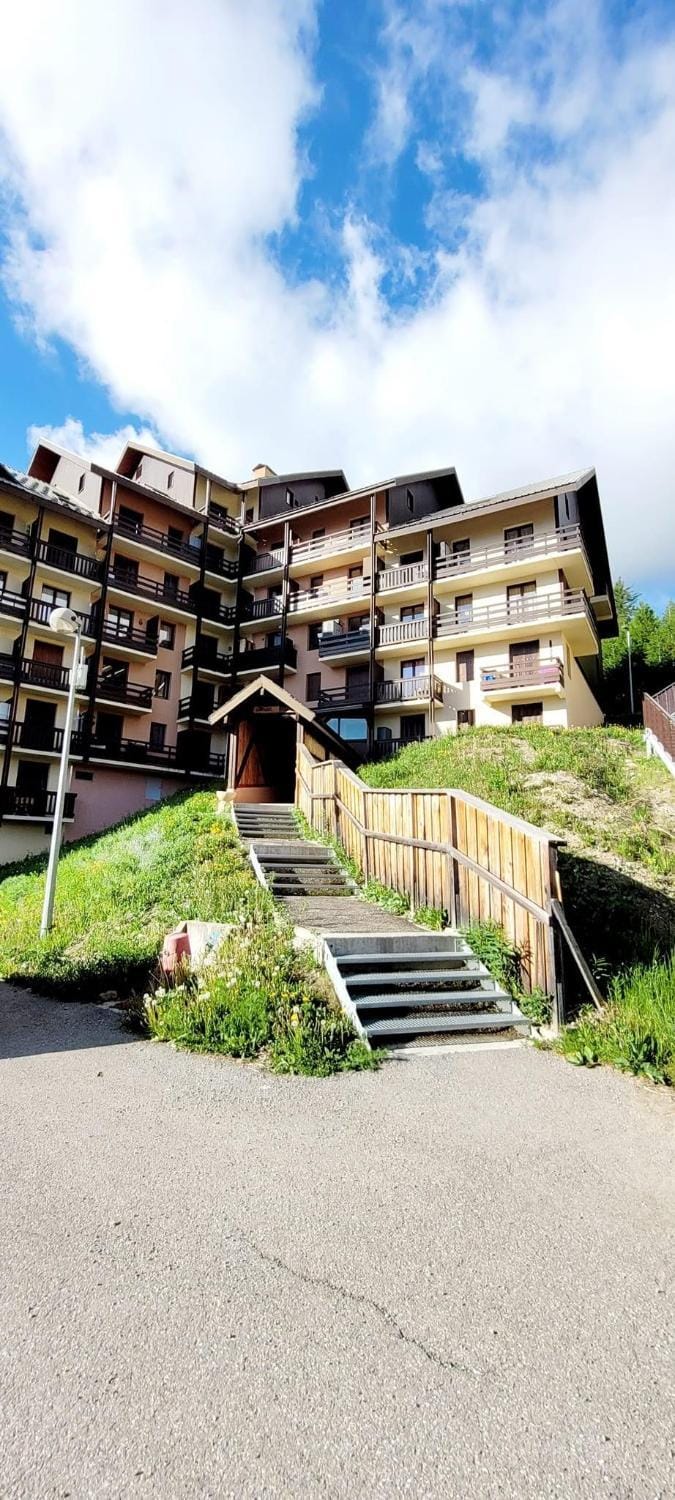 Property building, Spring
