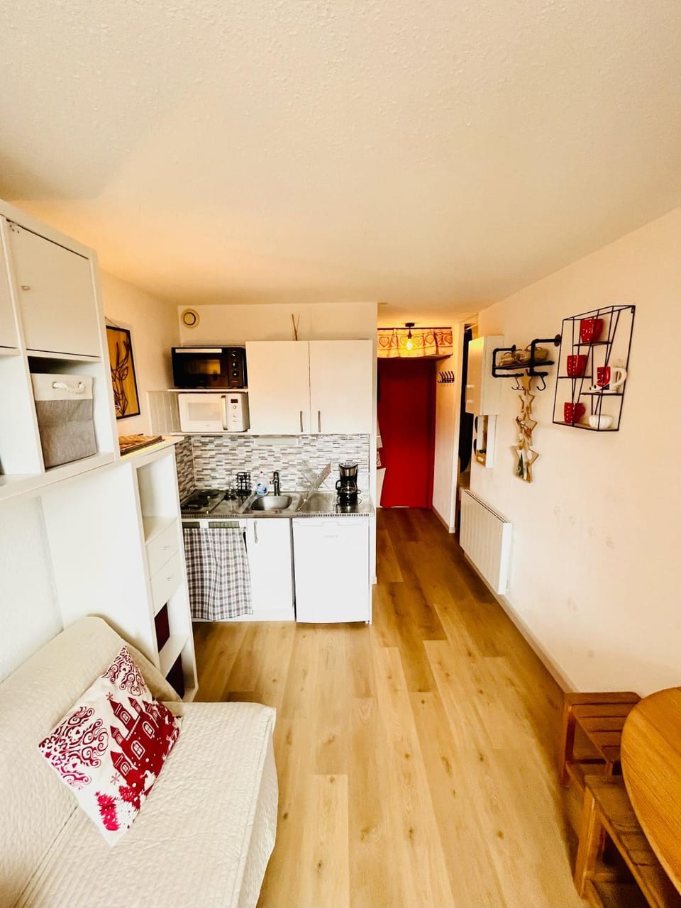 Kitchen or kitchenette, stove, kitchen