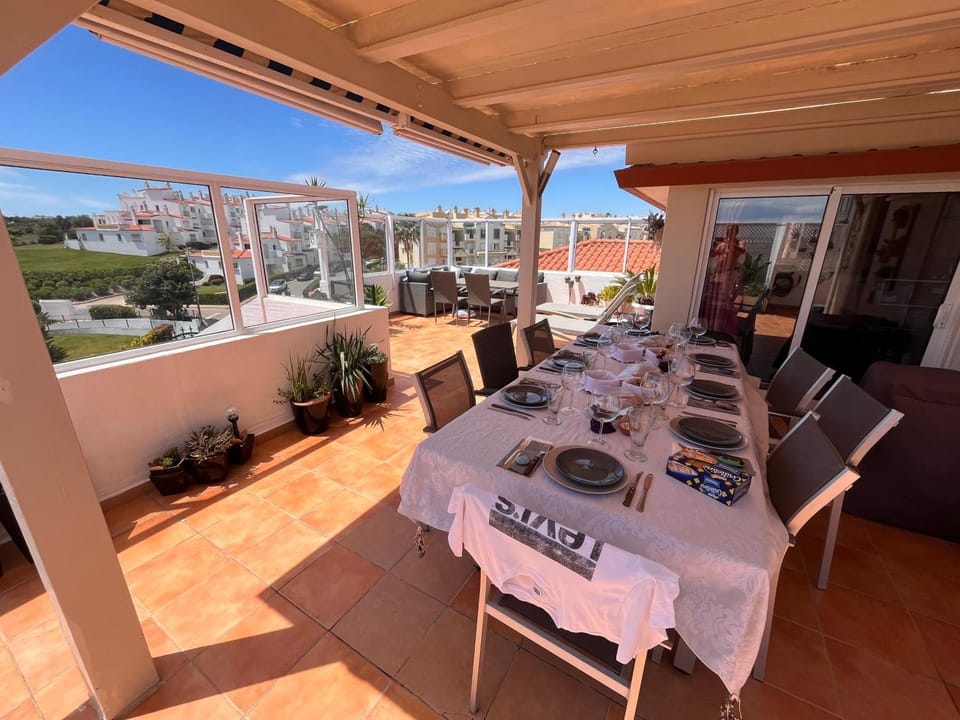 Penthouse T2 pool Terrace time Apartment in Olhos de Água