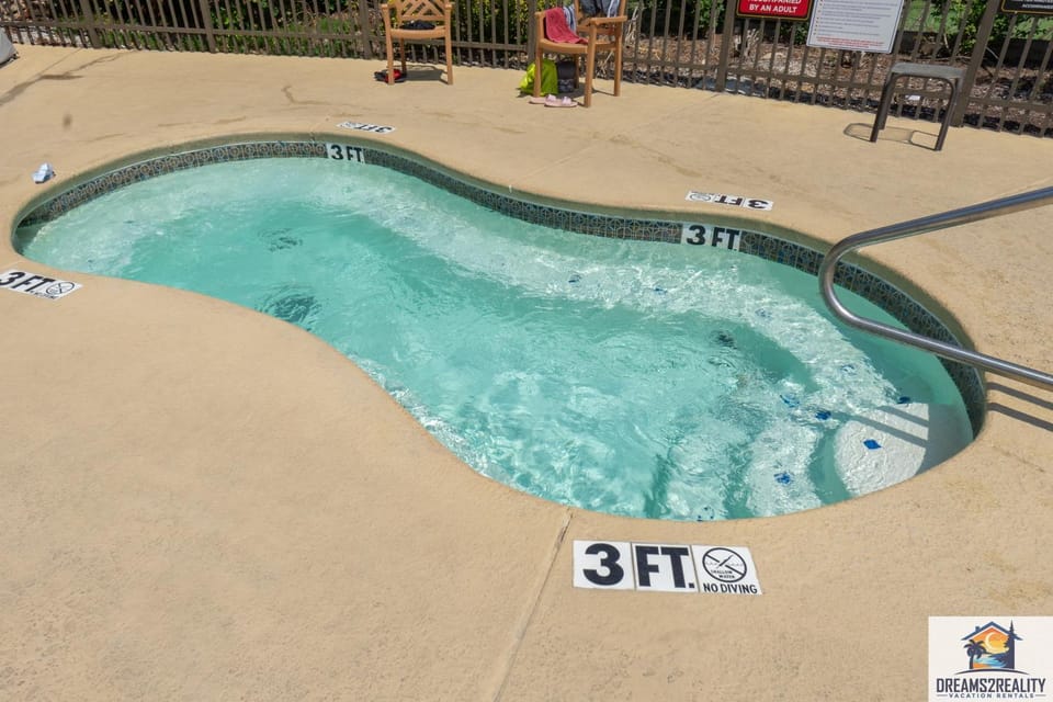 1BR Walk-In Condo at Pointe Royal - 2 Pools - FREE TICKETS INCLUDED - PR42-16 House in Branson