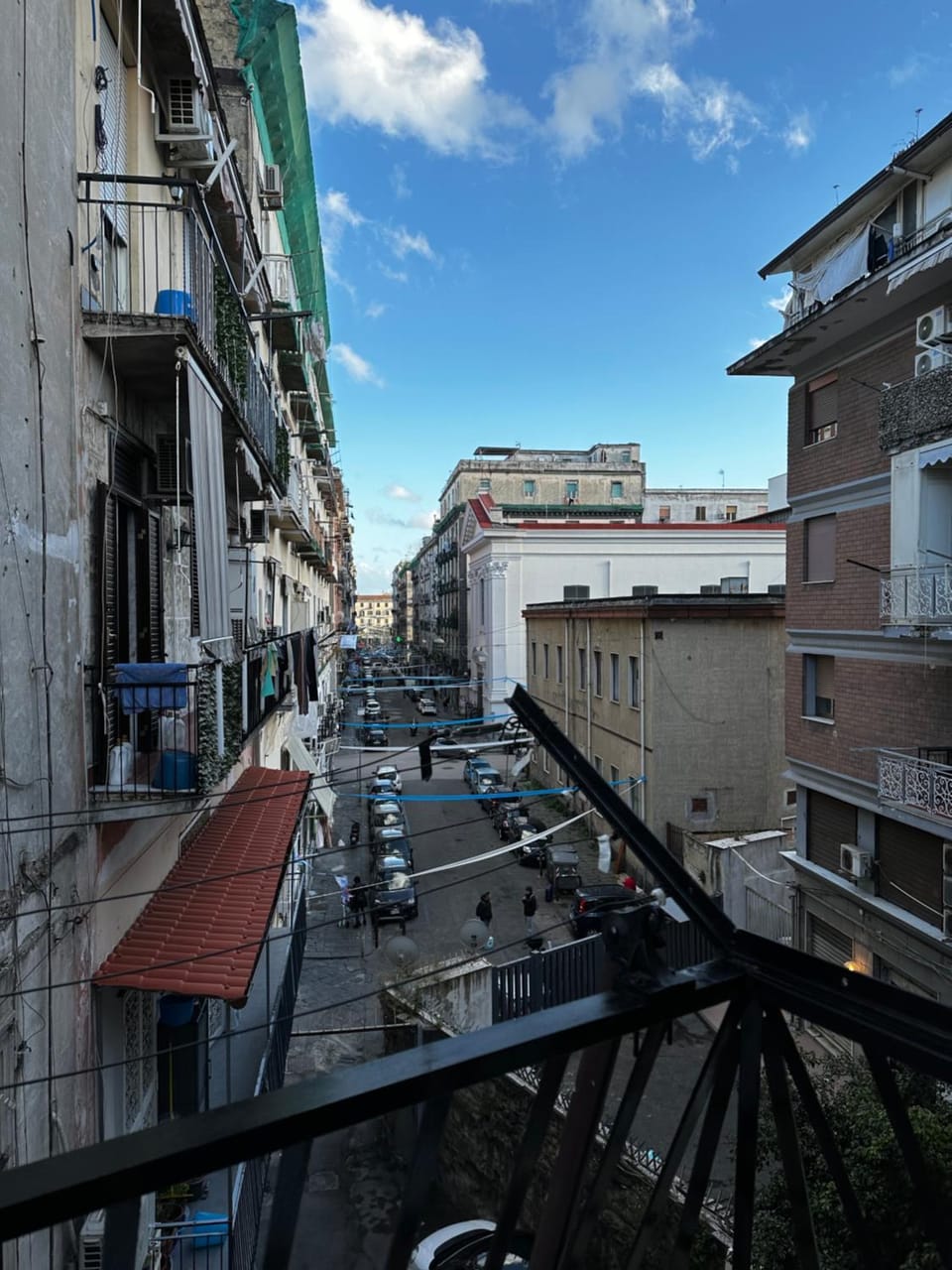 Property building, Day, Neighbourhood, City view, Street view