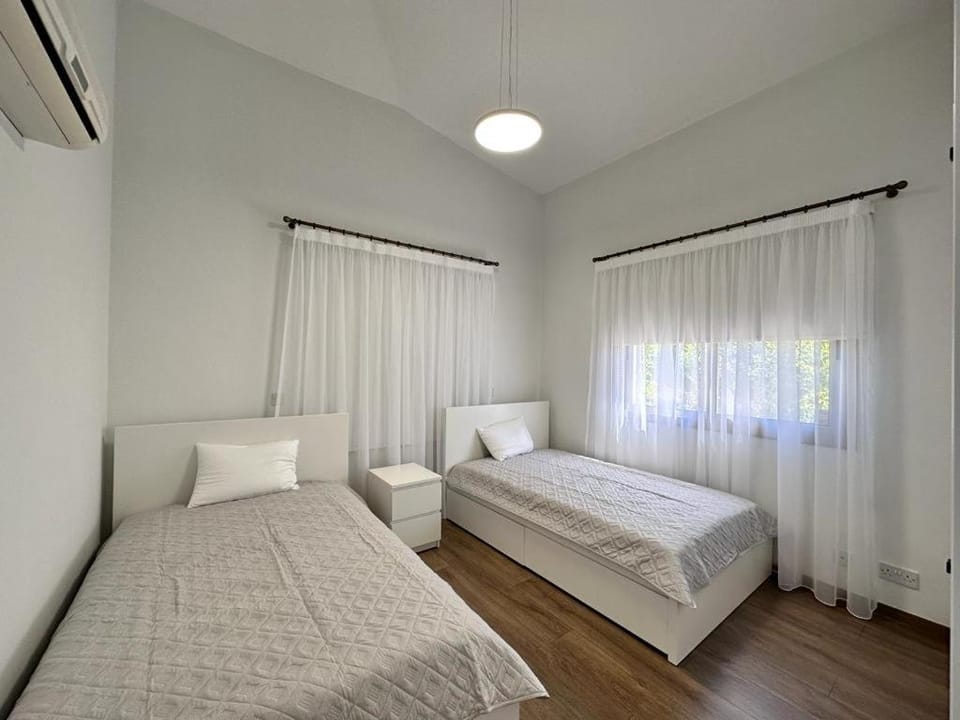 New Heaven in Sea Caves Villa in Peyia