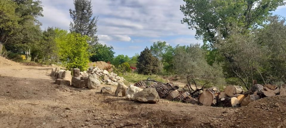 Hébergements bohêmes pleine nature Campground/ 
RV Resort in Gignac