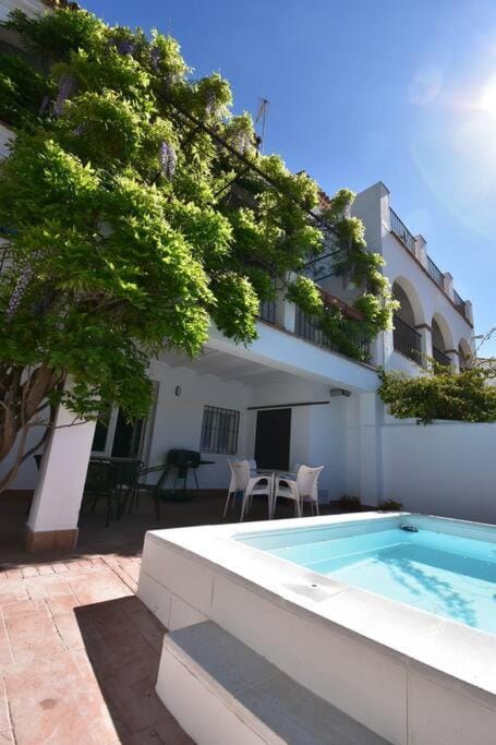 Pool view, Swimming pool