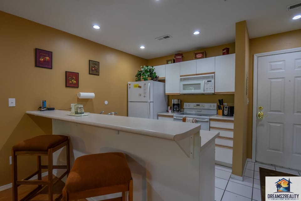 2BR Condo - King Beds - Near The 76 Strip - Stairs Required - FREE TICKETS INCLUDED - CH1-1 House in Branson
