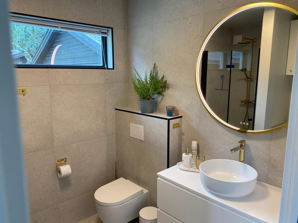 Toilet, Bathroom