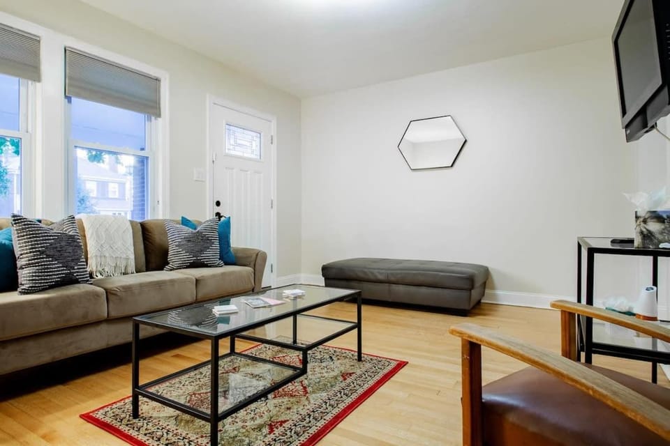 Pentagon City Homestay Parking available House in Arlington
