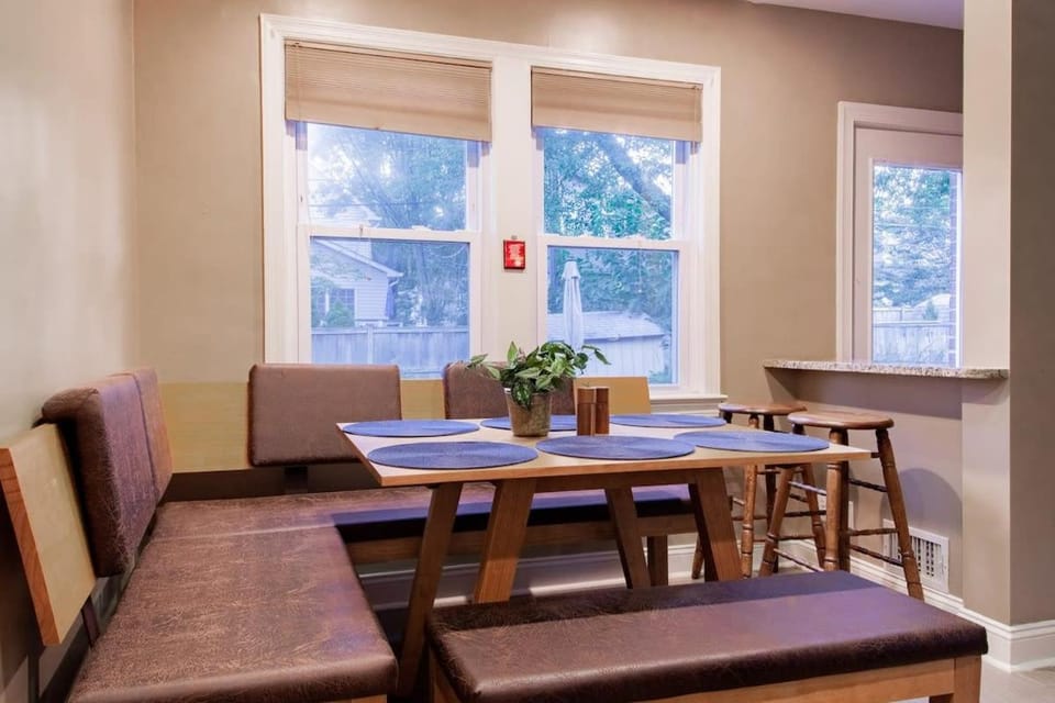 Pentagon City Homestay Parking available House in Arlington