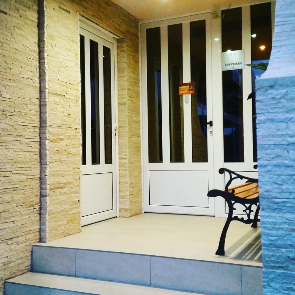 Facade/entrance, Decorative detail