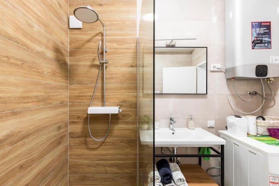 Shower, Bathroom, towels