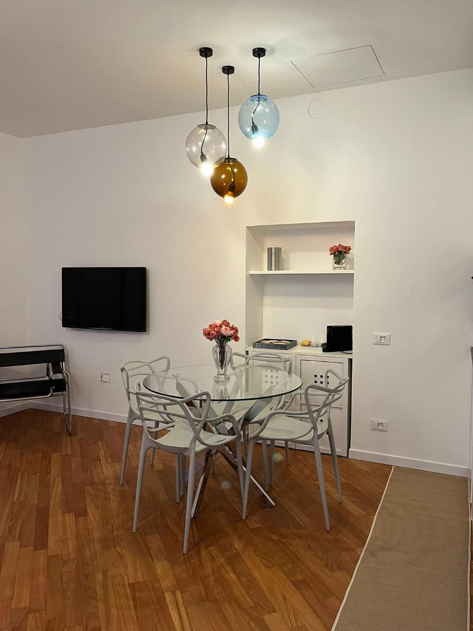 Casa Vercelli delizioso bilocale moderno nella vecchia Milano Apartment in Milan