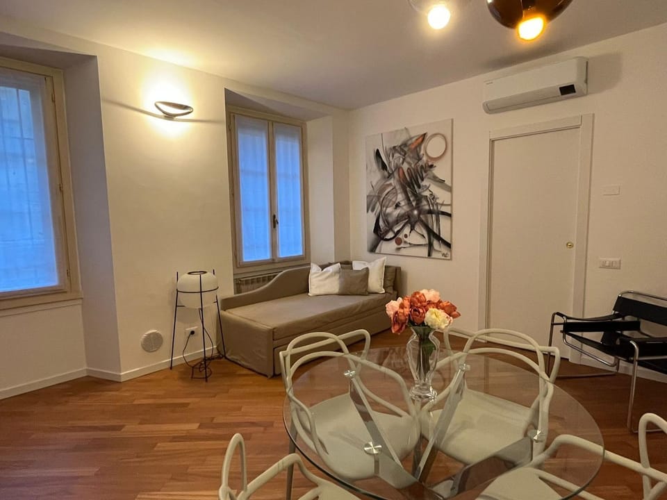 Casa Vercelli delizioso bilocale moderno nella vecchia Milano Apartment in Milan