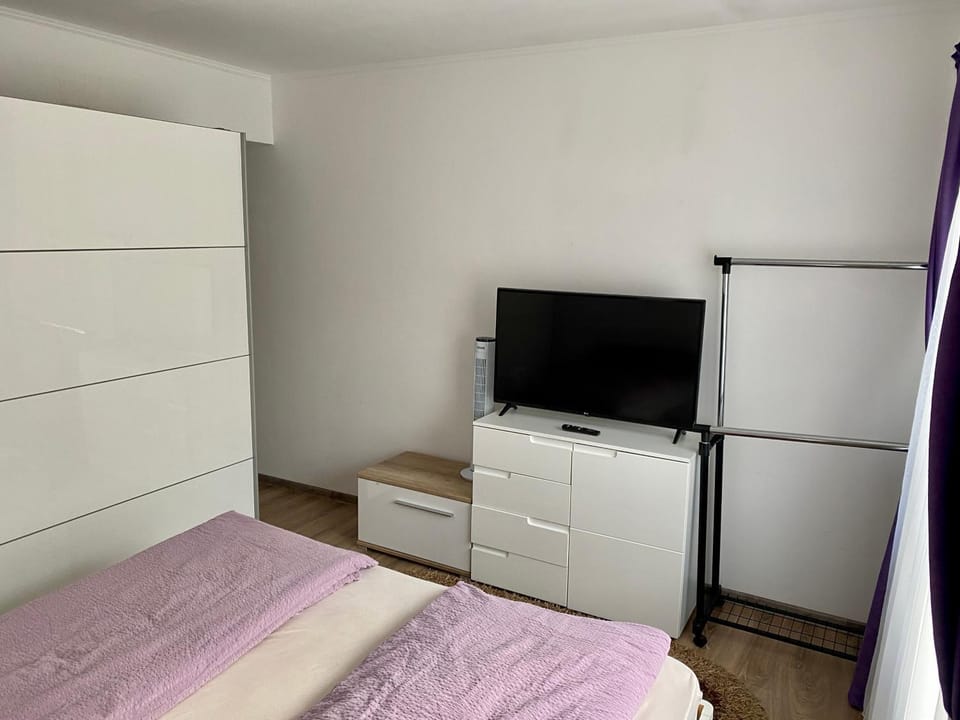 TV and multimedia, Photo of the whole room