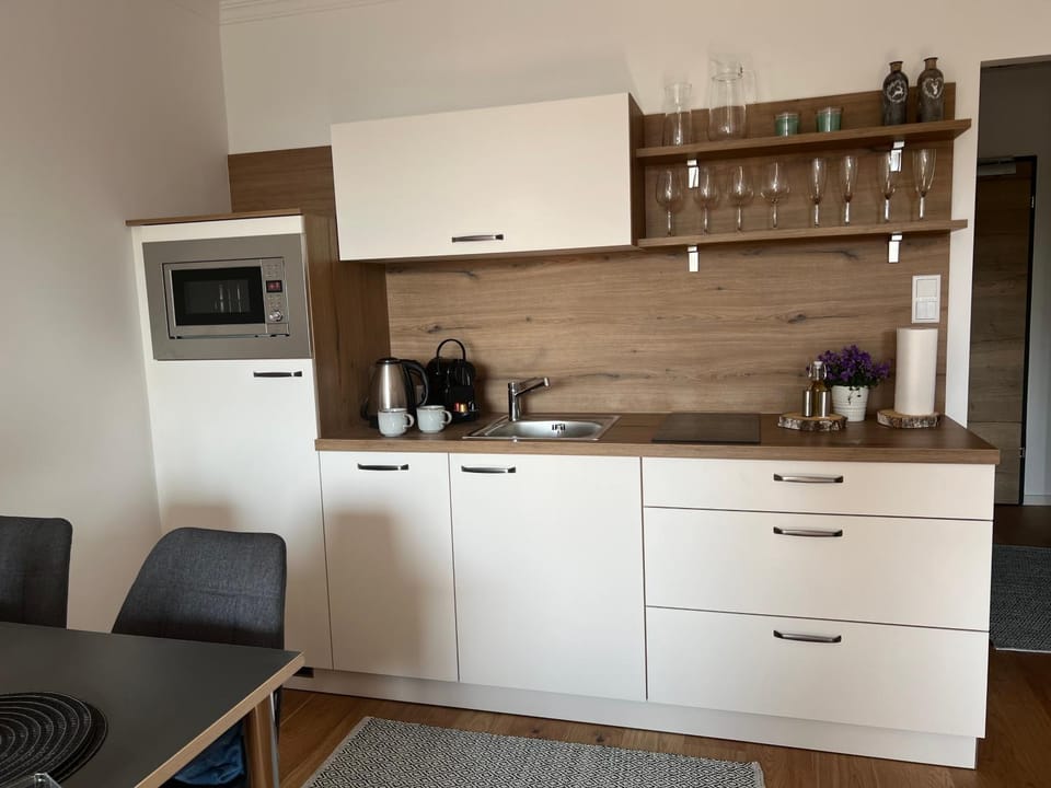 Kitchen or kitchenette, kitchen, kitchen
