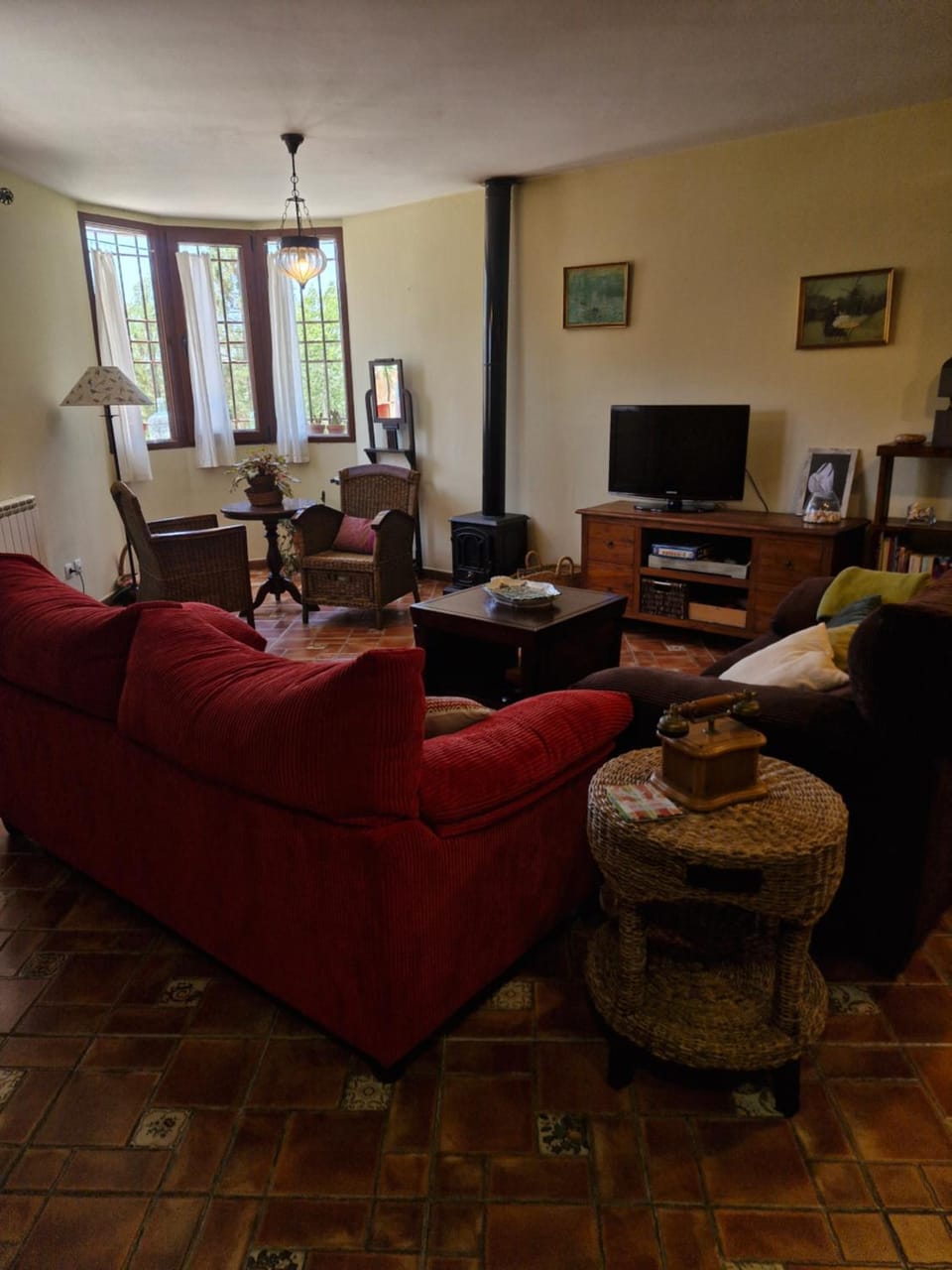 Kitchen or kitchenette, Dining area, oven, pet friendly, stove