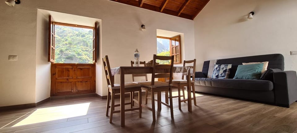 Casa Rural Antigua Escuela II Country House in La Gomera