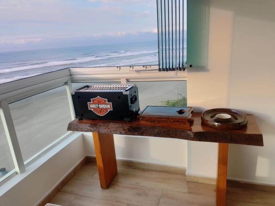 Apartamento Praia Grande Novo Frente Mar Pé na Areia Apartment in State of São Paulo