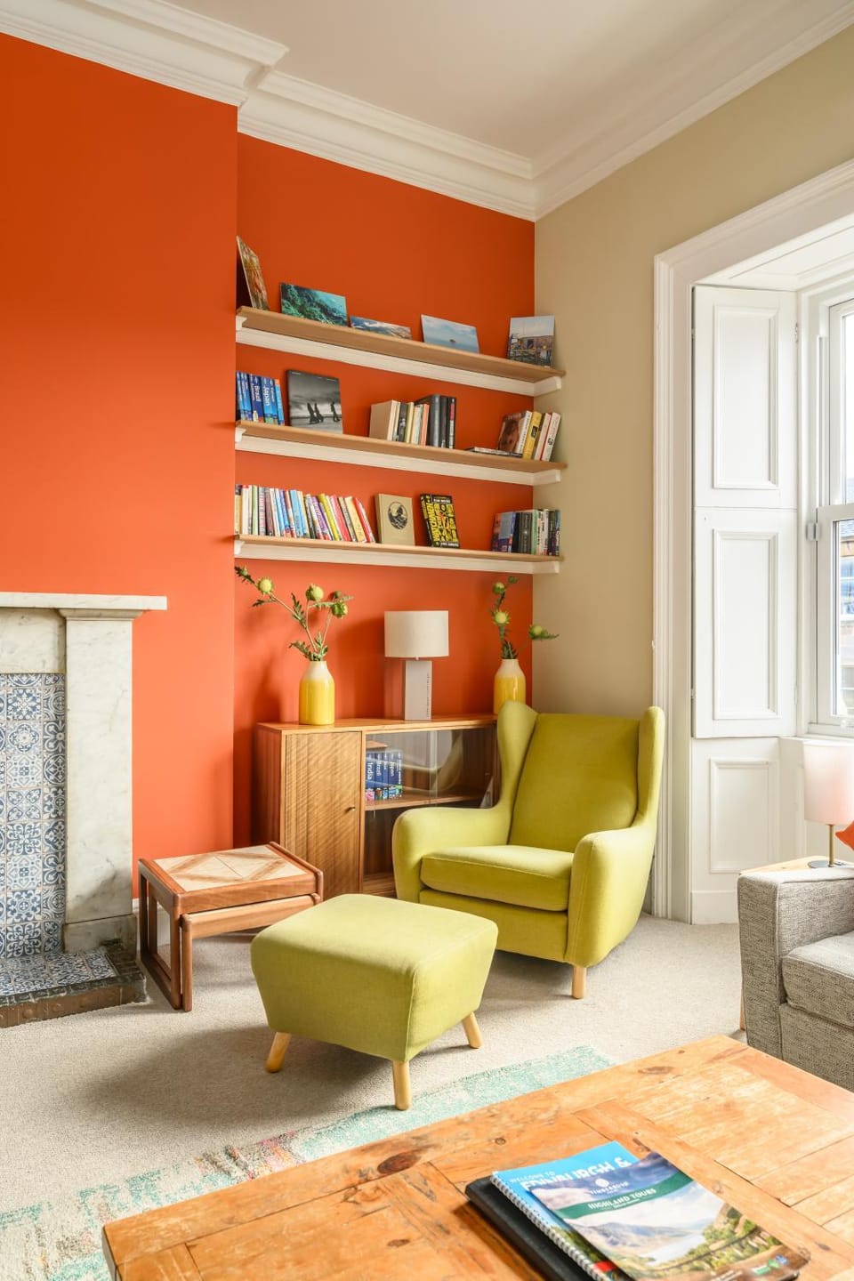 Library, Living room, Seating area